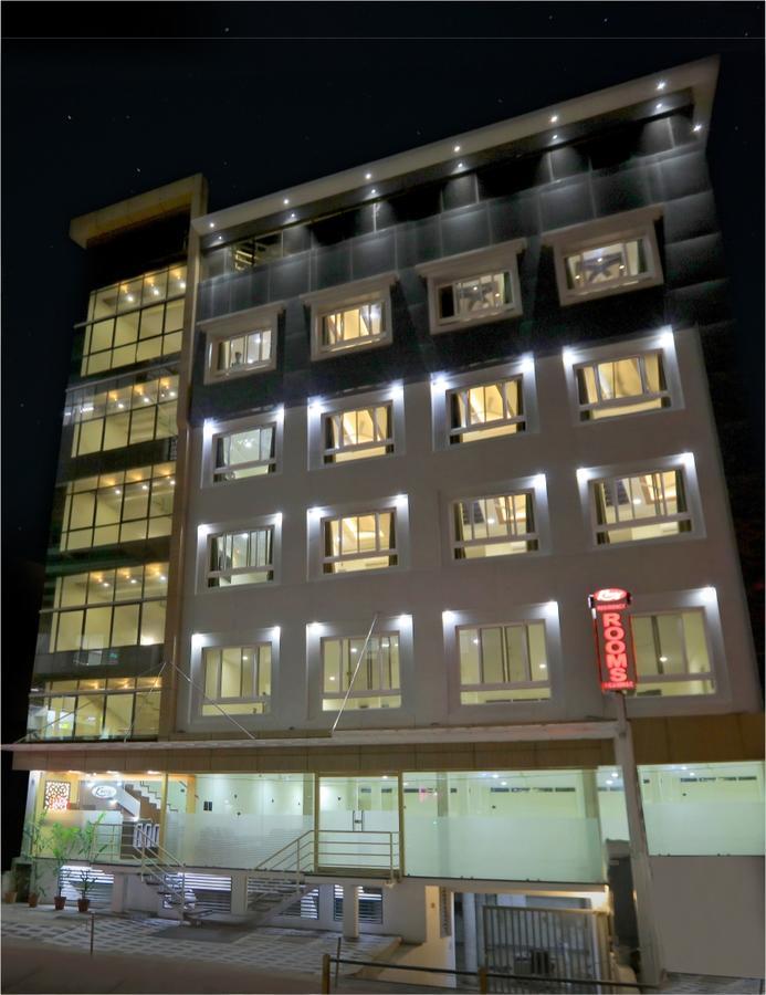 Hotel Kenz Residency Kochi Exterior foto